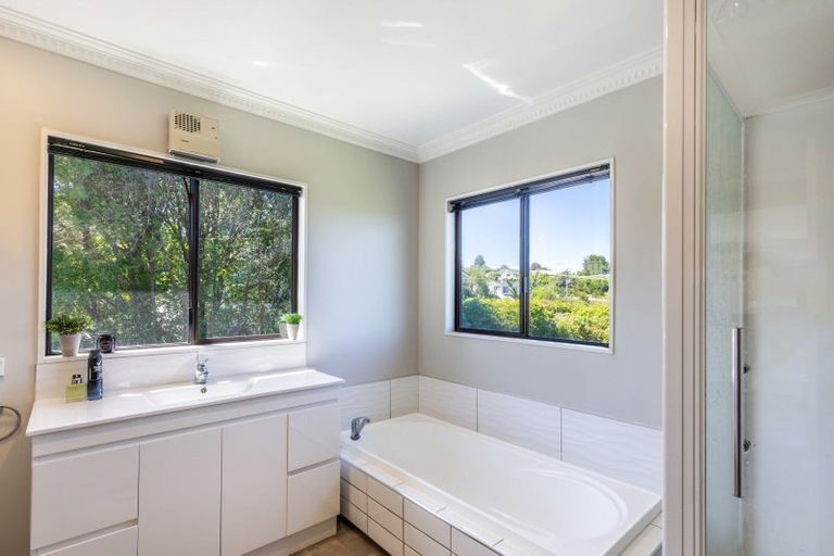 Photo of property in 23 Harvey Street, Waipahihi, Taupo, 3330