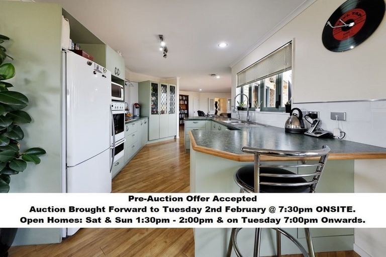 Photo of property in 147f Sturges Road, Henderson, Auckland, 0612