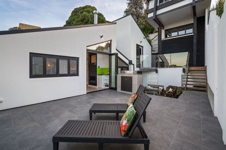Photo of property in 21 Whareora Terrace, Cashmere, Christchurch, 8022