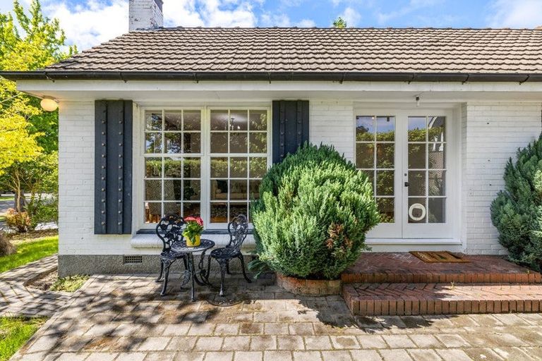 Photo of property in 2/3 Tuirau Place, Ilam, Christchurch, 8041