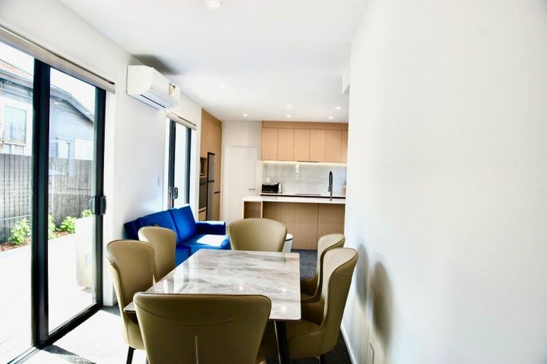 Photo of property in 8/241 Lincoln Road, Addington, Christchurch, 8024