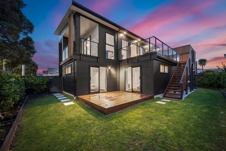 Photo of property in 16 Cuba Street, Petone, Lower Hutt, 5012