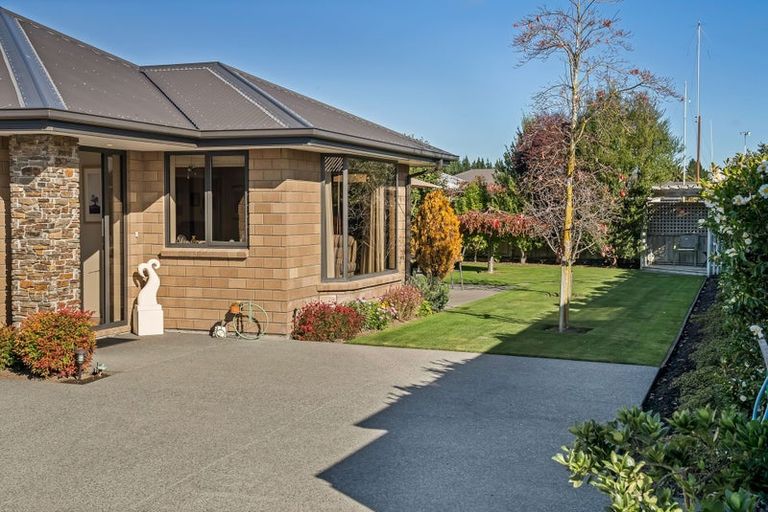 Photo of property in 16 Gilchrist Place, Kaiapoi, 7630