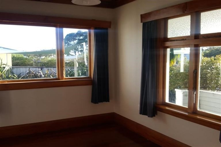 Photo of property in 9 Raniera Street, Glen Avon, New Plymouth, 4312
