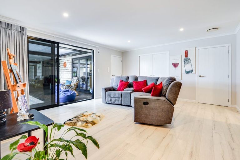 Photo of property in 2 Alan Livingston Drive, Cambridge, 3434