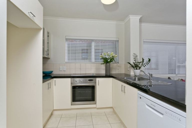 Photo of property in 3/103 Vauxhall Road, Narrow Neck, Auckland, 0624