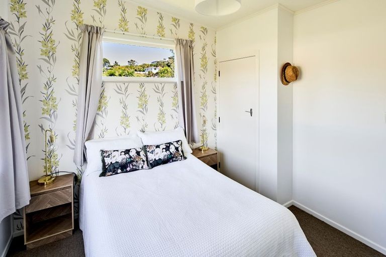 Photo of property in 10 Dominion Park Street, Johnsonville, Wellington, 6037