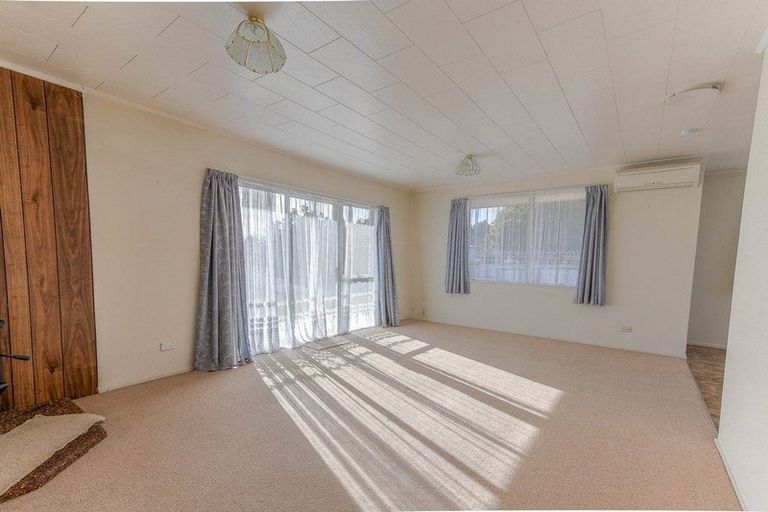 Photo of property in 25 Barton Street, Marton, 4710