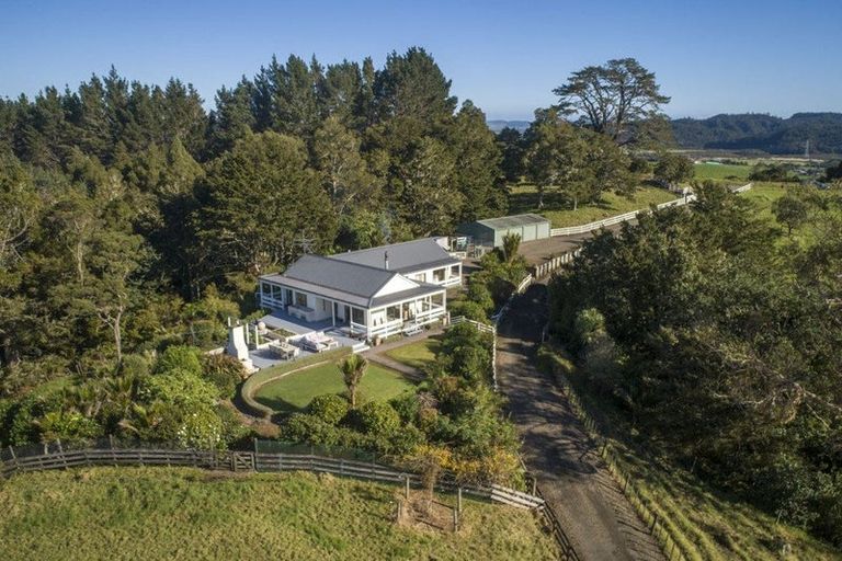 Photo of property in 167 Anderson Road, Helensville, 0875