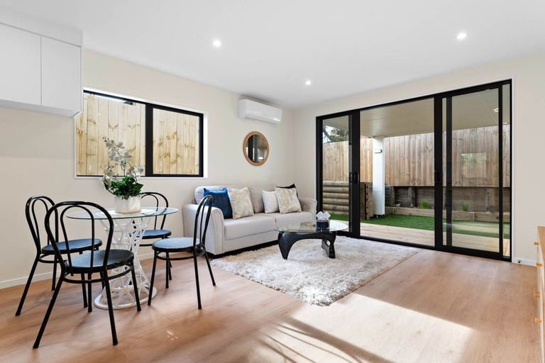 Photo of property in 7/10 Orchid Place, Te Atatu South, Auckland, 0610