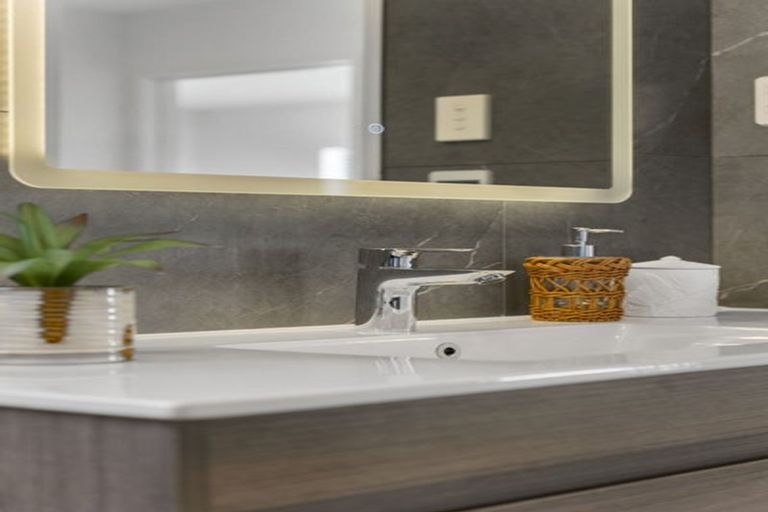 Photo of property in 10a Egret Court, Unsworth Heights, 0632