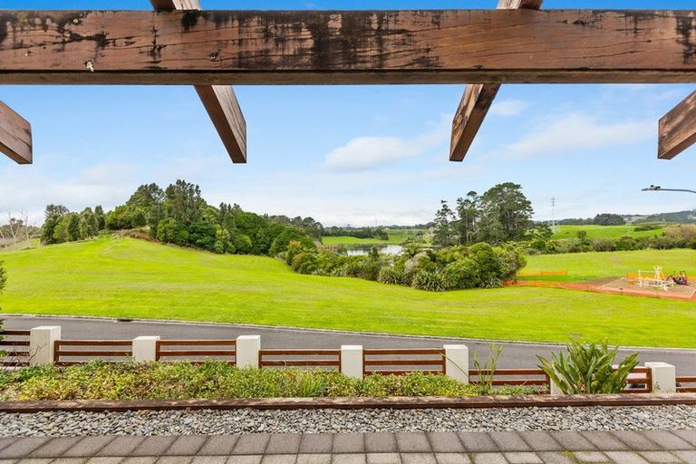 Photo of property in 4 Kororako Grove, Whalers Gate, New Plymouth, 4310