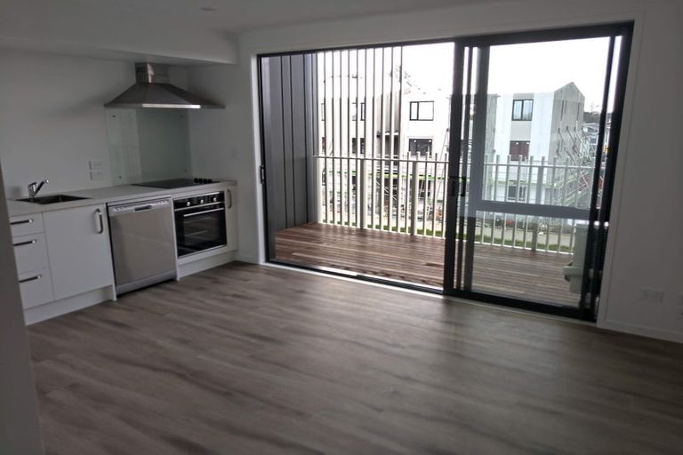 Photo of property in 10/45 Cessna Crescent, Mangere, Auckland, 2022