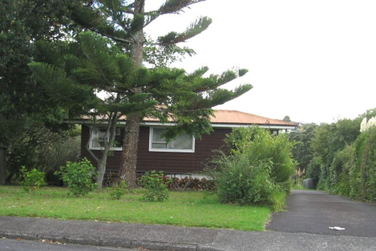 Photo of property in 22 Renata Crescent, Te Atatu Peninsula, Auckland, 0610