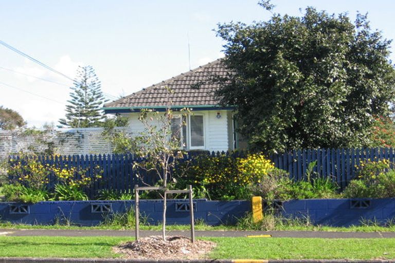 Photo of property in 2/11 Churchill Avenue, Manurewa, Auckland, 2102