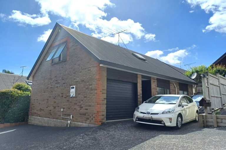 Photo of property in 37 Fields Parade, Oteha, Auckland, 0632