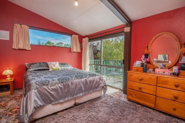 Photo of property in 6 Greenwich Street, Waihola, Milton, 9073