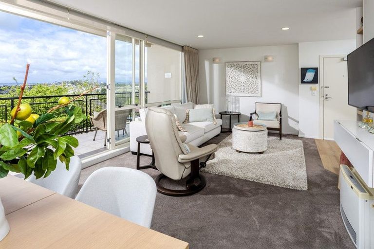 Photo of property in 16/166 Mokoia Road, Chatswood, Auckland, 0626
