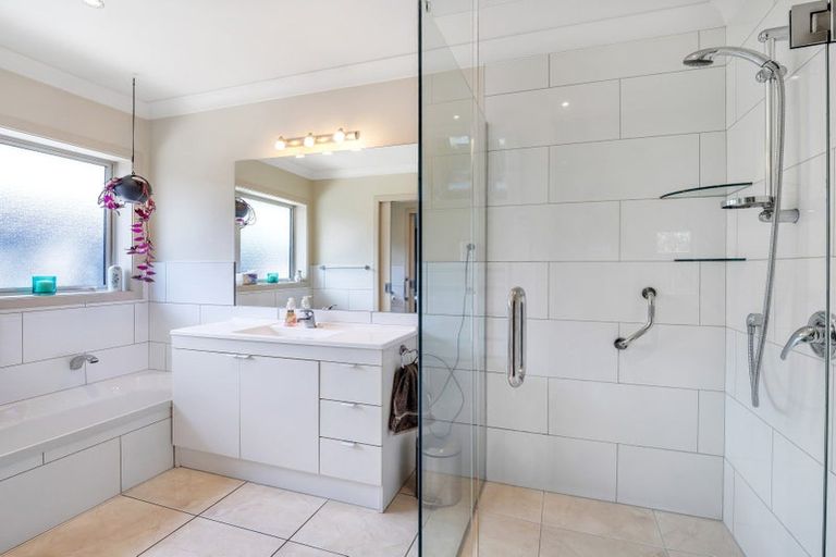 Photo of property in 112b Weraroa Road, Levin, 5510
