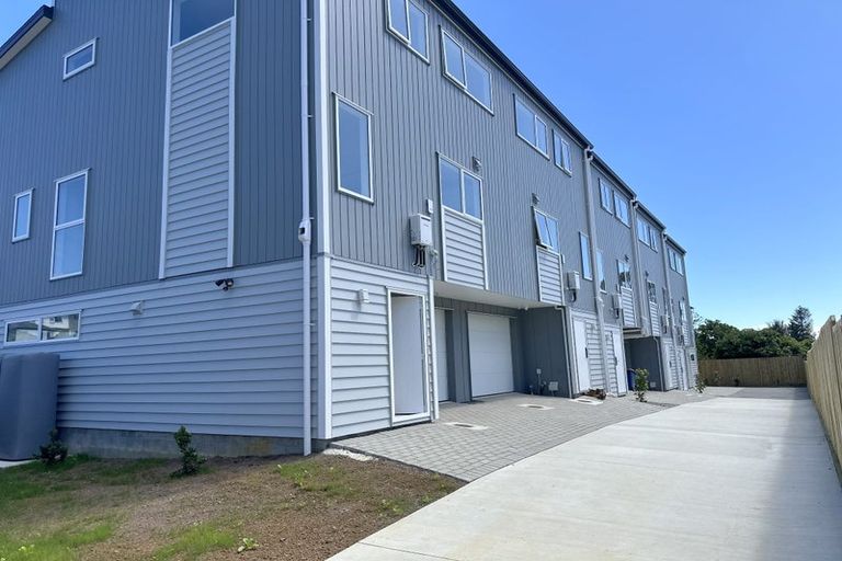 Photo of property in 15a Blenheim Street, Glenfield, Auckland, 0629