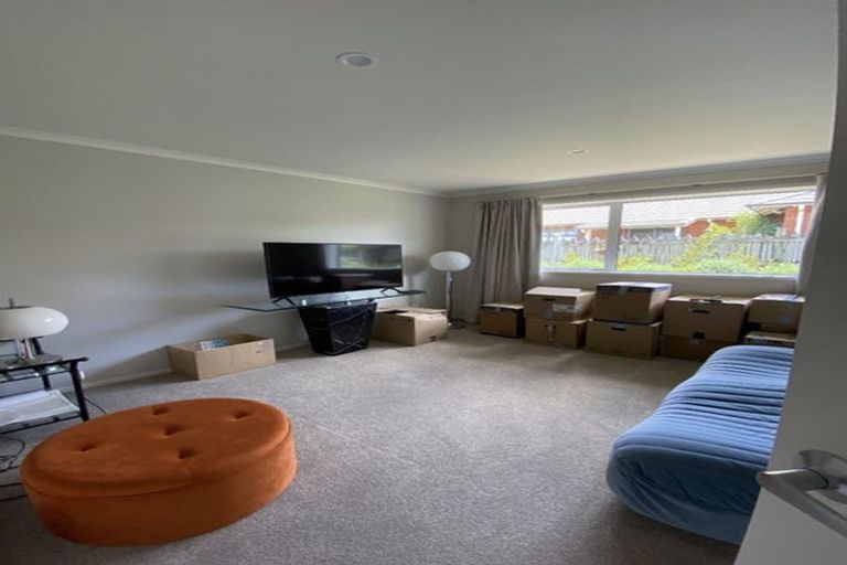 Photo of property in 28 Queen Street, Cambridge, 3434