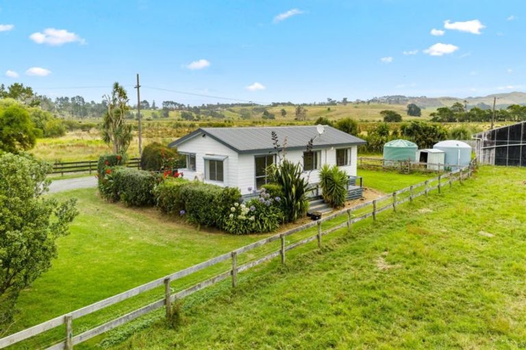 Photo of property in 331 South Head Road, South Head, Helensville, 0874