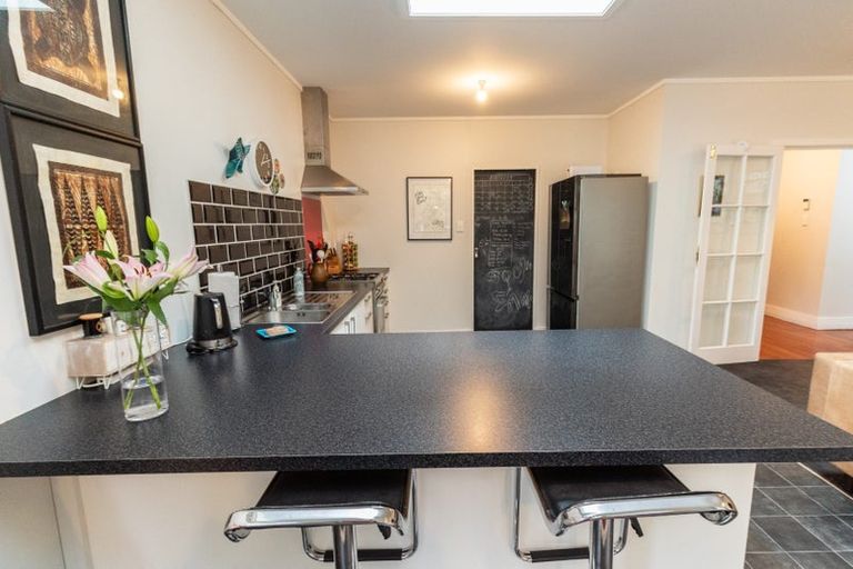 Photo of property in 2 Akatea Street, Berhampore, Wellington, 6023