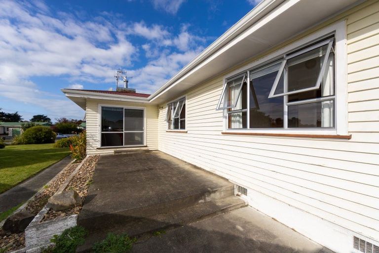Photo of property in 32 Trinity Crescent, Pirimai, Napier, 4112