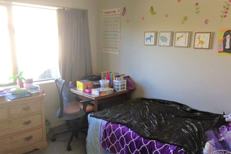 Photo of property in 16 Herries Lane, Lake Hayes, Queenstown, 9304