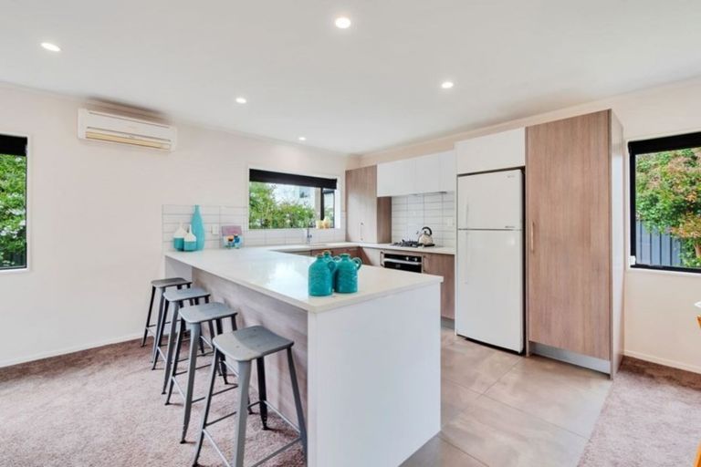 Photo of property in 2/54 Youngs Road, Papakura, 2110