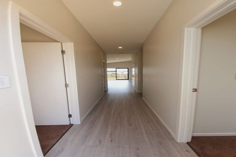 Photo of property in 12 Percheron Road, Pukekohe, 2120