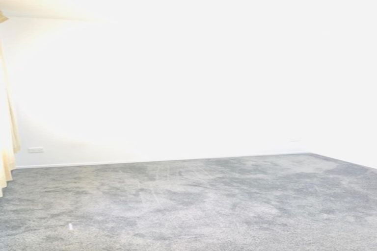 Photo of property in 9 Humphrey Kemp Avenue, Henderson, Auckland, 0612