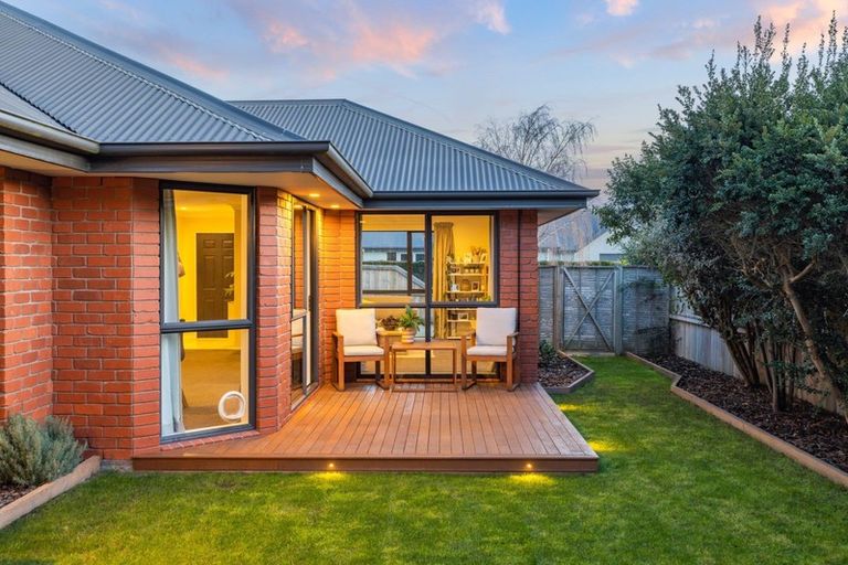 Photo of property in 15 Hideaway Gate, Parklands, Christchurch, 8083