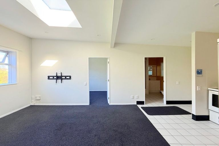 Photo of property in Parkland Flats, 17/51 Adams Terrace, Kelburn, Wellington, 6021