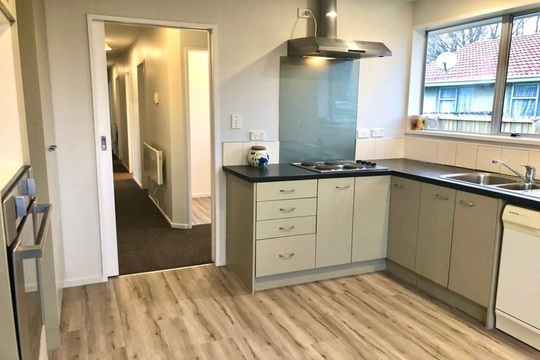 Photo of property in 33 Pensacola Crescent, Broomfield, Christchurch, 8042