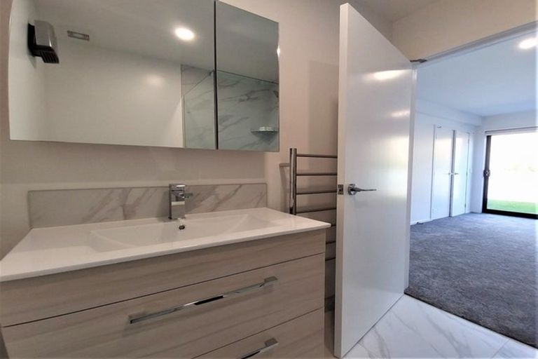 Photo of property in 6/61 Matipo Road, Te Atatu Peninsula, Auckland, 0610