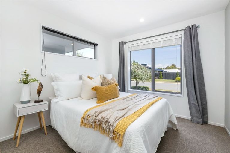 Photo of property in 17 Carpenter Drive, Prebbleton, 7604