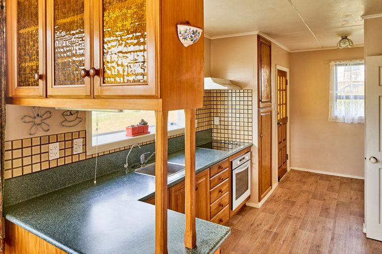 Photo of property in 2 Ryan Grove, Tawa, Wellington, 5028