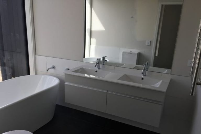 Photo of property in 5 Parera Lane, Jacks Point, Queenstown, 9371