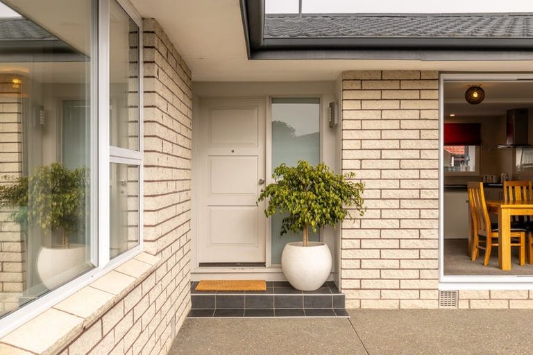 Photo of property in 10 Karnak Crescent, Russley, Christchurch, 8042