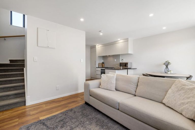 Photo of property in 7/36 Kaipatiki Road, Glenfield, Auckland, 0629