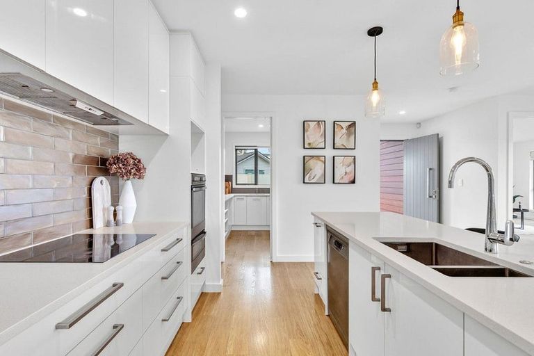 Photo of property in 62 Alan Livingston Drive, Cambridge, 3434