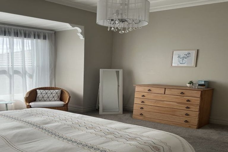 Photo of property in 4 Handley Place, Glen Avon, New Plymouth, 4312