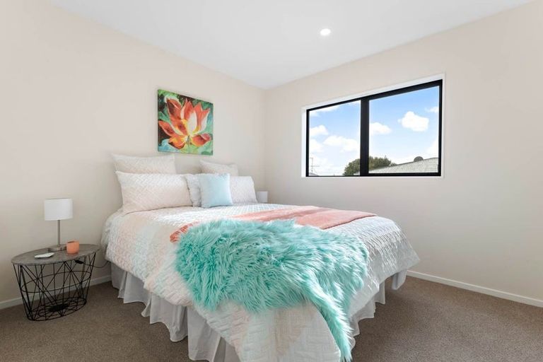 Photo of property in 7/10 Orchid Place, Te Atatu South, Auckland, 0610