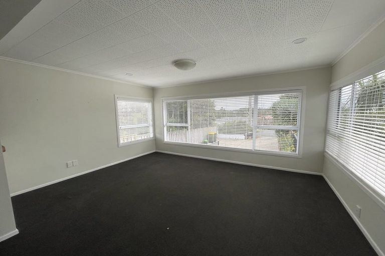 Photo of property in 18 River Road, Te Atatu Peninsula, Auckland, 0610