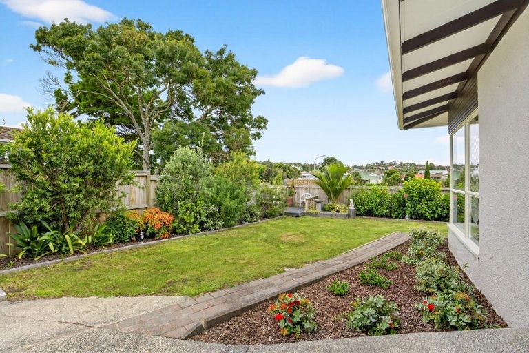 Photo of property in 29a Thorburn Avenue, Red Beach, 0932