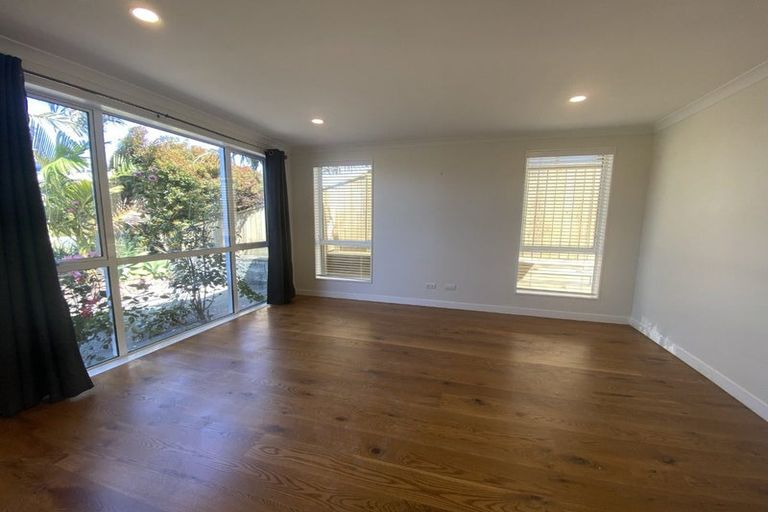 Photo of property in 38 Bounty Road, Long Bay, Auckland, 0630