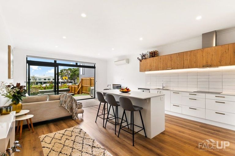 Photo of property in 7 Hudson Bay Road, Hobsonville, Auckland, 0616