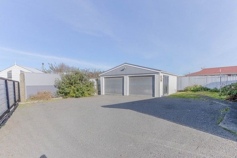 Photo of property in 25 Barton Street, Marton, 4710