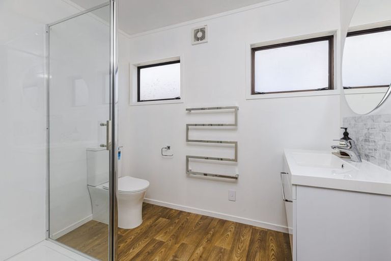 Photo of property in 2/24 Great South Road, Papakura, 2110